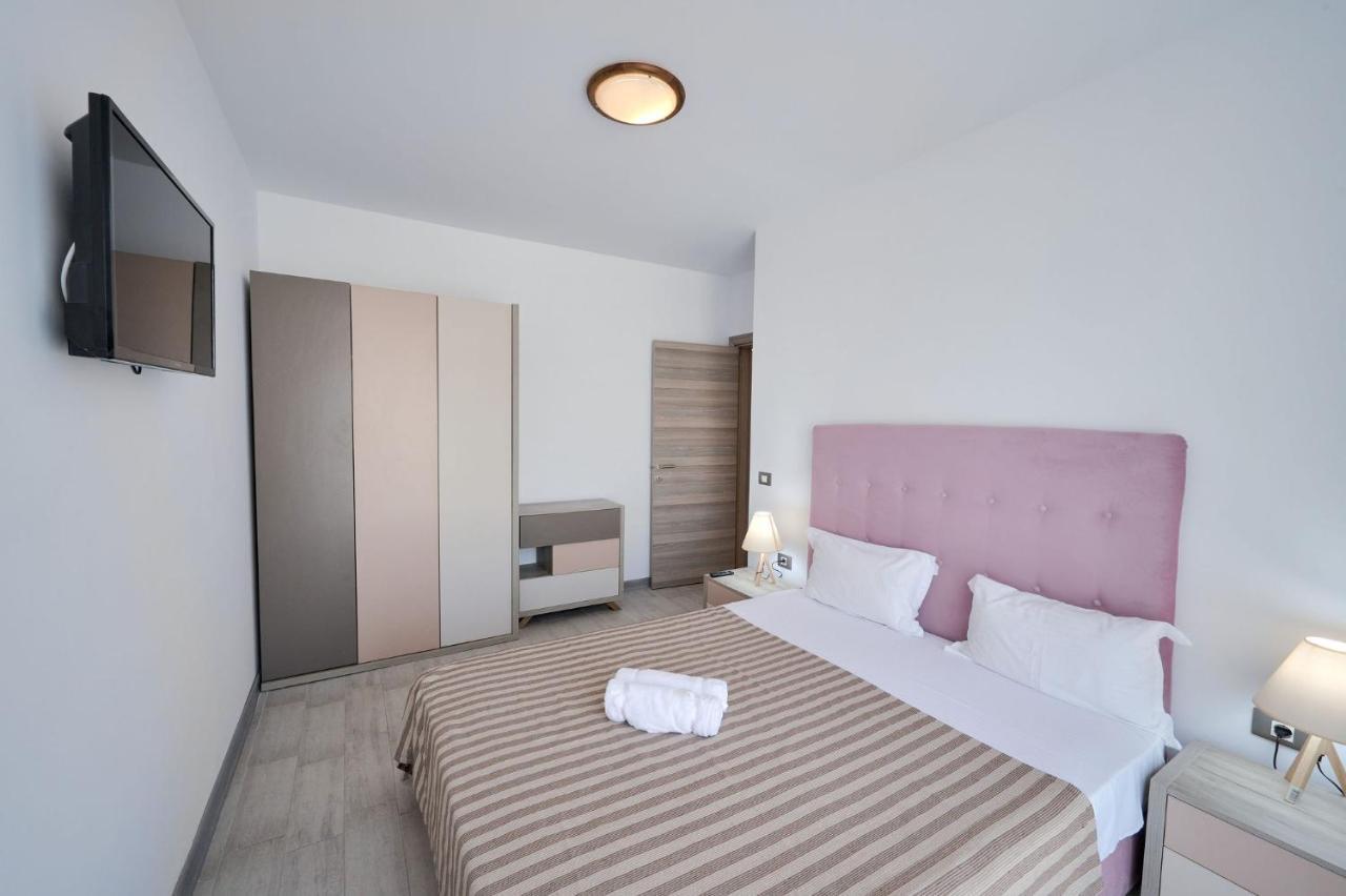 Beachfront 1Br Apartment- Spa N Pools 马马亚 外观 照片