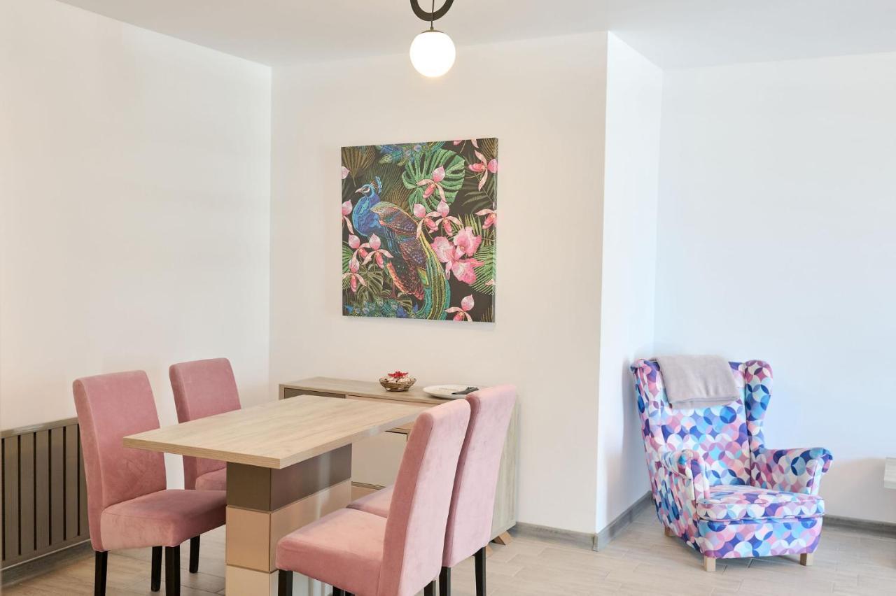 Beachfront 1Br Apartment- Spa N Pools 马马亚 外观 照片