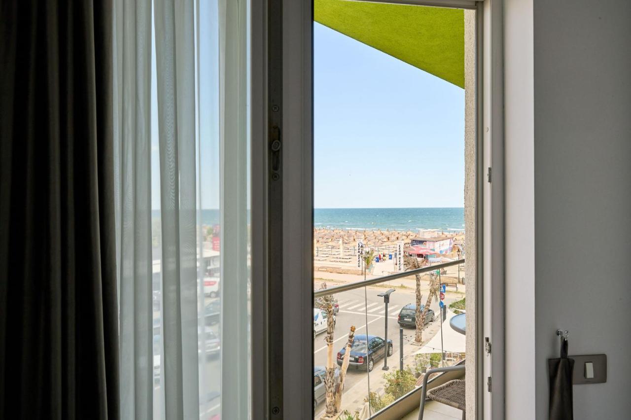 Beachfront 1Br Apartment- Spa N Pools 马马亚 外观 照片